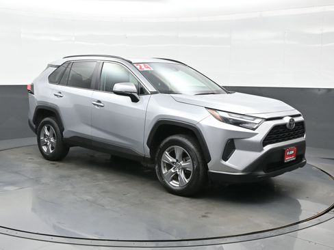 Used 2024 Toyota RAV4 XLE FWD image 8