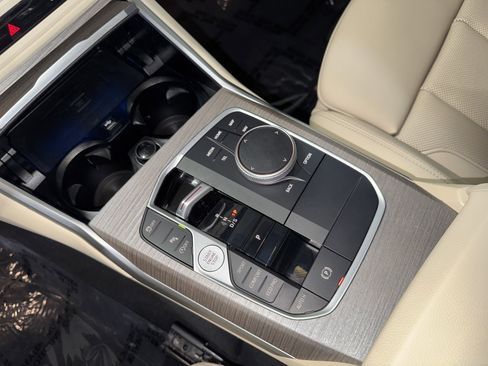 Used 2025 BMW 330i Sedan w/ Convenience Package RWD image 25