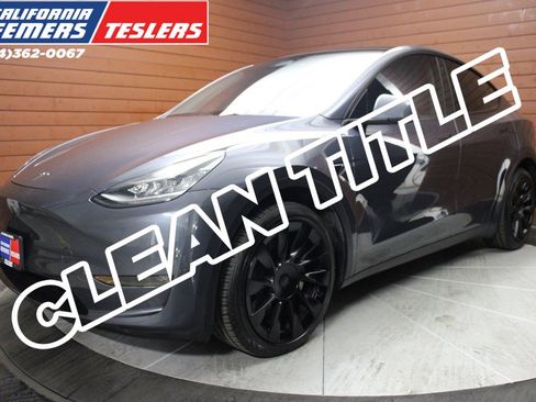 Used 2023 Tesla Model Y Long Range image 1