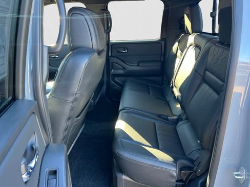 Certified 2022 Nissan Frontier PRO-4X w/ Pro-4X Premium Package image 11