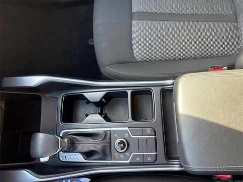 Used 2023 Kia Sorento LX image 27