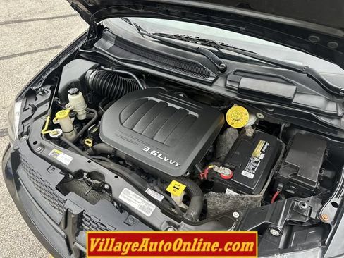 Used 2016 Dodge Grand Caravan SE FWD image 33