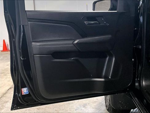 Used 2024 GMC Canyon Elevation w/ Convenience Package image 9