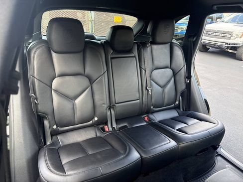 Used 2017 Porsche Cayenne Platinum Edition AWD/4WD image 27