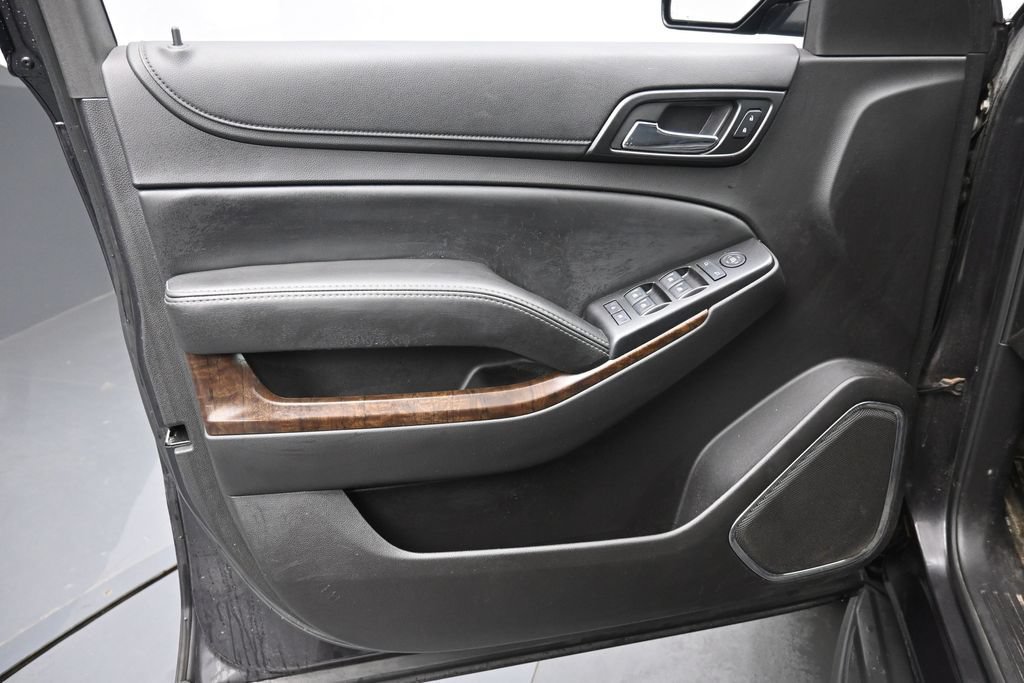 Used 2016 Chevrolet Suburban LS RWD image 20