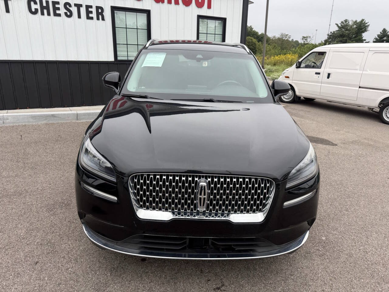 Used 2020 Lincoln Corsair FWD w/ Rear Removable Package Tray image 3