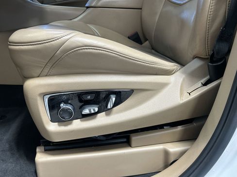 Used 2018 Cadillac Escalade Platinum AWD/4WD image 27