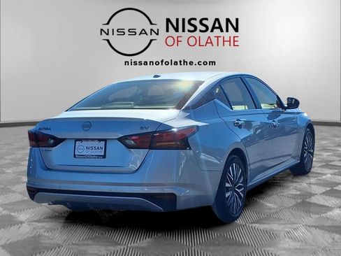 Used 2024 Nissan Altima 2.5 SV FWD image 26