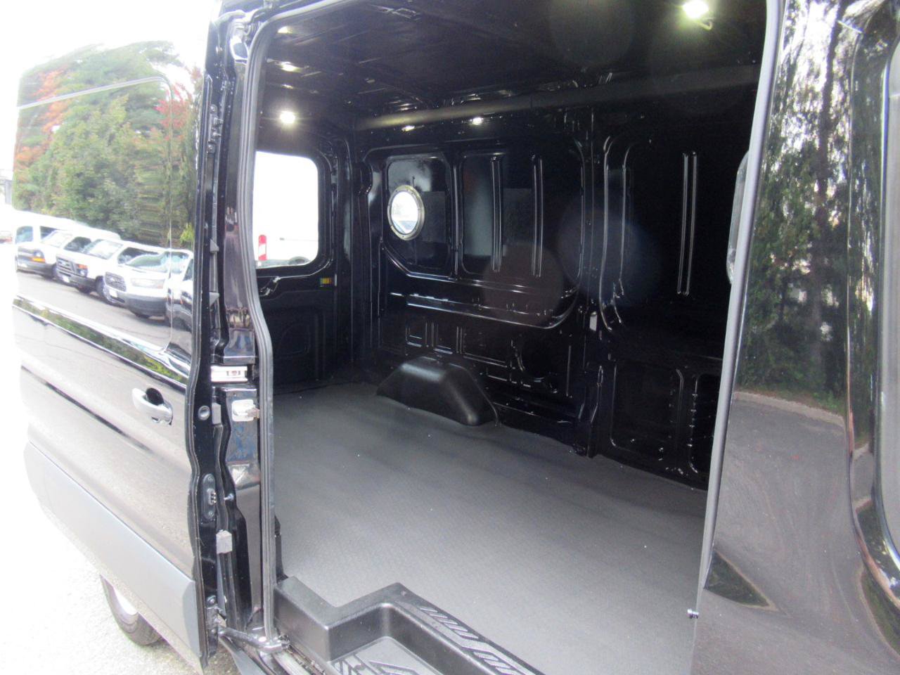 Used 2017 Ford Transit 250 148 Medium Roof RWD image 10