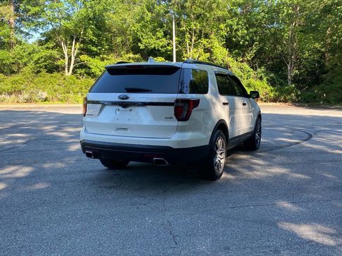 Used 2016 Ford Explorer Sport w/ Equipment Group 401A AWD/4WD image 5