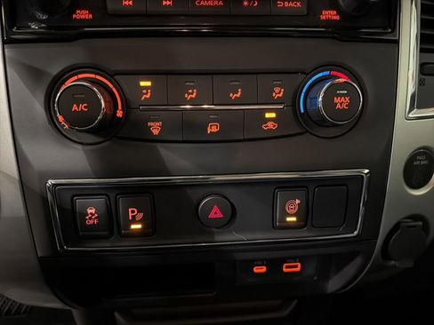 Used 2021 Nissan Titan SV w/ Accessory Utility Package image 19