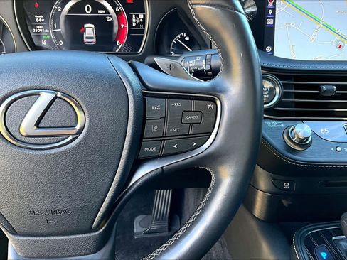 Used 2018 Lexus LS 500 image 23