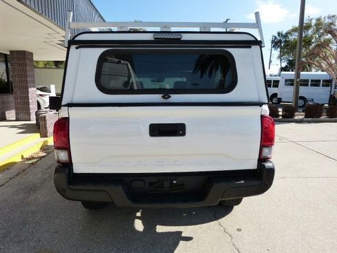 Used 2022 Toyota Tacoma SR image 12