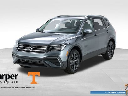 Used 2024 Volkswagen Tiguan SE w/ Panoramic Sunroof Package