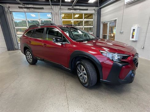 Used 2024 Subaru Outback Premium AWD/4WD image 7