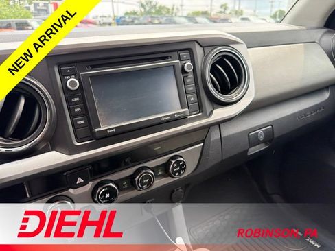 Used 2016 Toyota Tacoma SR5 w/ SR5 Appearance Package (SN) AWD/4WD image 14