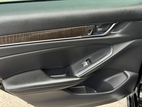 Used 2019 Honda Accord EX-L image 16