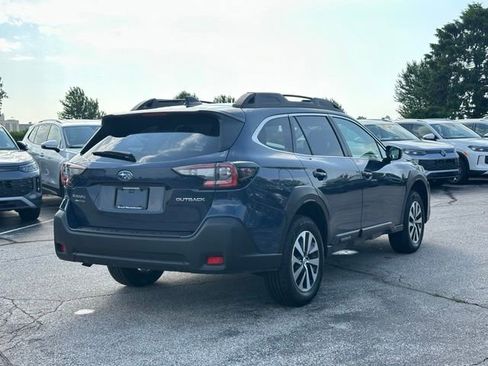 Used 2024 Subaru Outback Premium AWD/4WD image 7