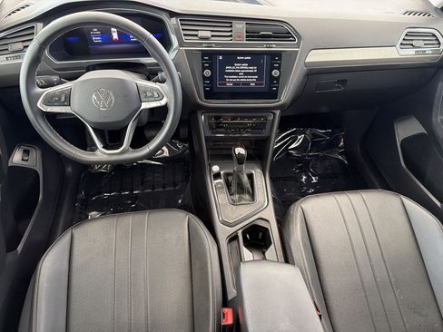 Certified 2024 Volkswagen Tiguan SE w/ Panoramic Sunroof Package FWD image 26