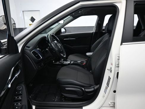 Used 2023 Kia Seltos S FWD image 11