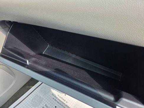 Used 2015 Toyota Sienna XLE FWD image 34