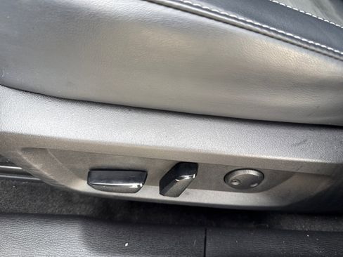 Used 2025 Mitsubishi Outlander SE image 13