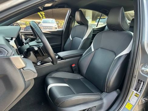 Used 2025 Toyota Camry SE FWD image 9