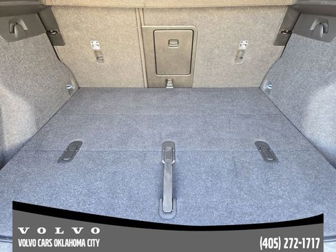 Certified 2025 Volvo XC40 B5 Plus image 31