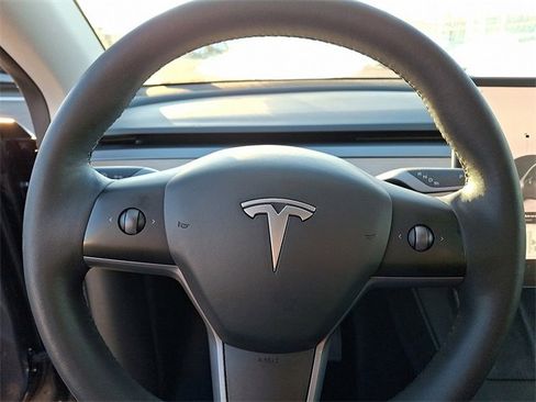 Used 2023 Tesla Model Y Long Range image 26