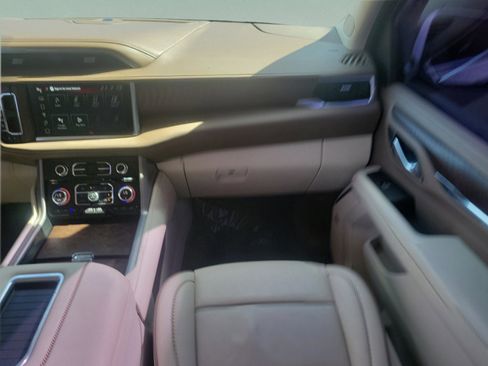 Used 2023 GMC Yukon XL Denali image 14