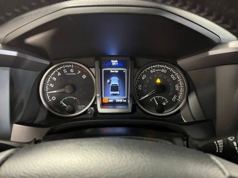 Used 2023 Toyota Tacoma TRD Off-Road w/ Technology Package AWD/4WD image 27
