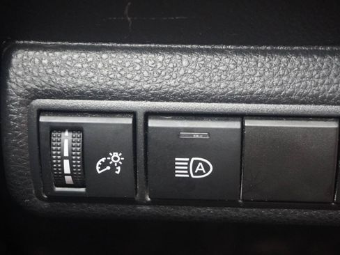 Used 2023 Toyota Corolla LE w/ LE Convenience Package FWD image 28