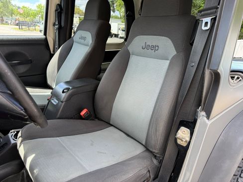 Used 2005 Jeep Wrangler X w/ Rocky Mountain Edition Group image 25