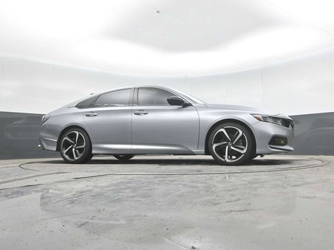 Used 2020 Honda Accord Sport image 29