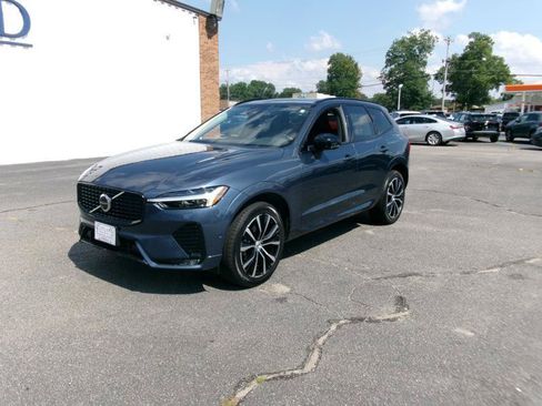 Used 2025 Volvo XC60 B5 Plus AWD/4WD image 2
