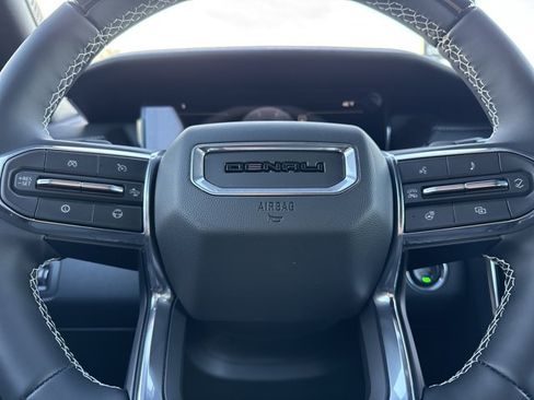 New 2026 GMC Acadia Denali w/ Super Cruise Package FWD image 22