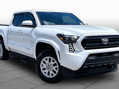 Used 2024 Toyota Tacoma SR5 AWD/4WD image 3