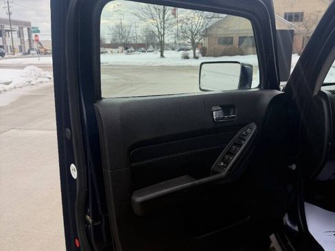 Used 2008 HUMMER H3 Luxury image 25