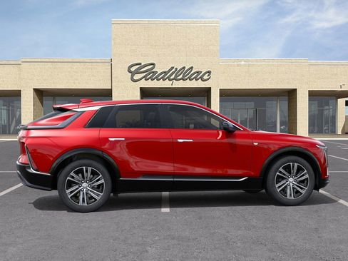 New 2025 Cadillac Lyriq Luxury image 5