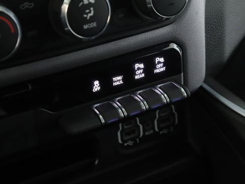 Used 2022 RAM 1500 Big Horn AWD/4WD image 15