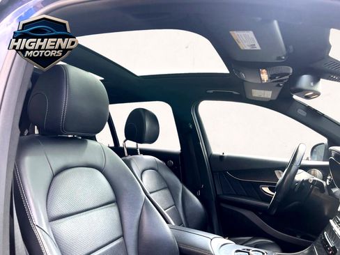 Used 2018 Mercedes-Benz GLC 300 4MATIC w/ AMG Line image 31