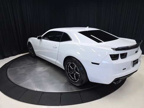Used 2013 Chevrolet Camaro SS w/ SS Performance Package RWD image 12