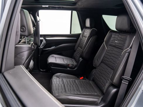 New 2026 Cadillac Escalade Platinum Sport w/ LPO, ONYX Package image 17