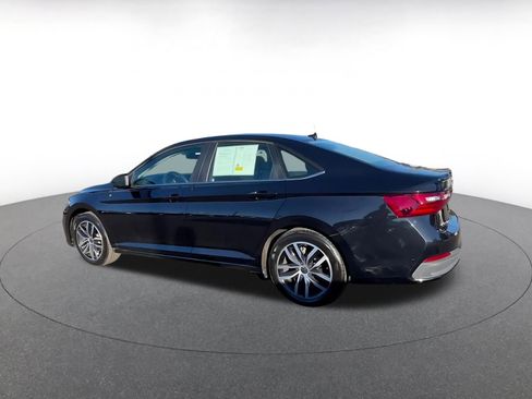 Used 2025 Volkswagen Jetta SE image 10