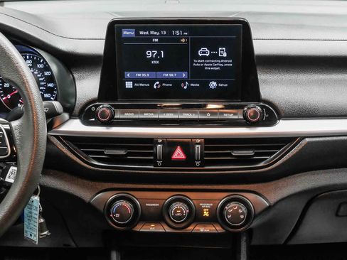 Used 2024 Kia Forte LXS w/ LXS Technology Package FWD image 16