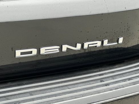 Used 2021 GMC Yukon Denali w/ Advanced Technology Package image 28