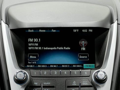 Used 2017 Chevrolet Equinox LS FWD image 24