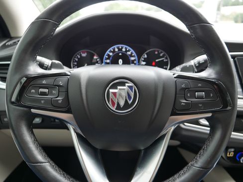 Used 2022 Buick Enclave Avenir w/ Avenir Technology Package image 25