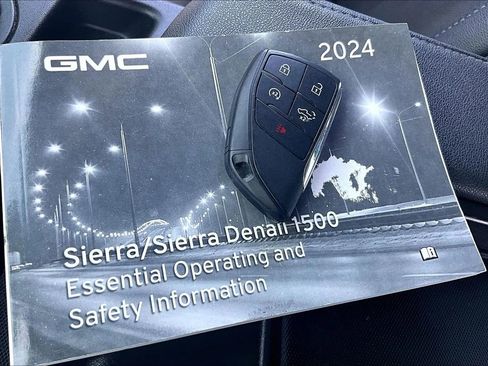 Used 2024 GMC Sierra 1500 SLT image 10