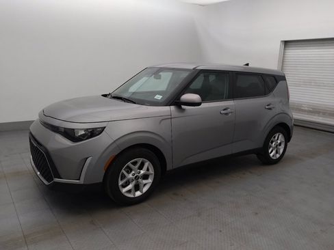 Used 2023 Kia Soul LX w/ Option Group 015 image 2